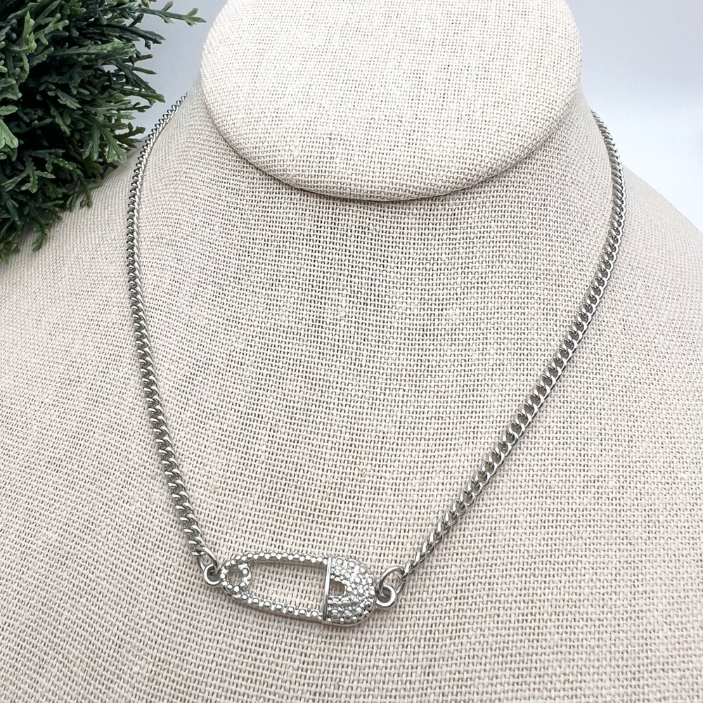 SAFETY PIN NECKLACE